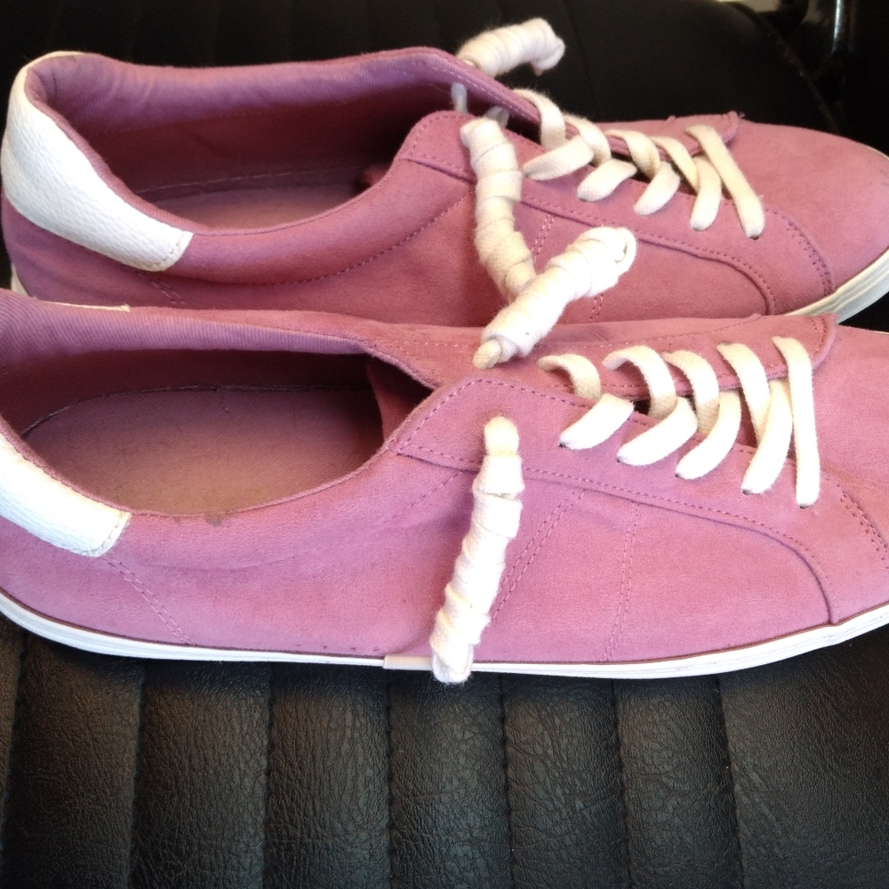 Pink Suede Shoes - Picture 7 of 8